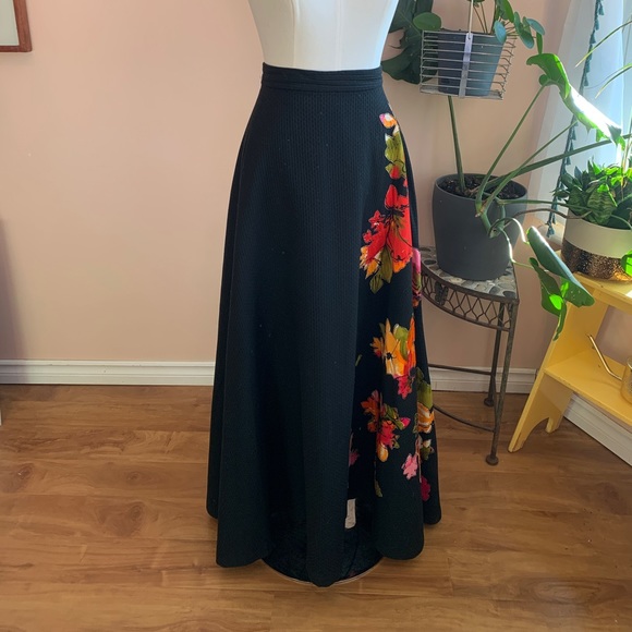 Vintage Union Label Black & Floral Appliqué A-Line Full Maxi Skirt - Picture 9 of 11
